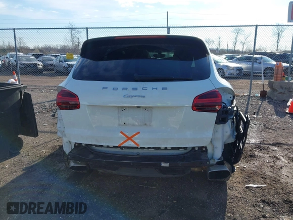 2016 Porsche Cayenne with VIN WP1AA2A20GKA36068, listed as a IAAI auction lot 41828945 with 86,938 mi miles. Bid and sale history available at carsss.com. Image 17.