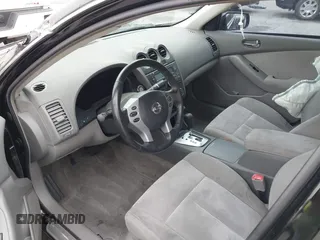 2007 Nissan Altima 2.5 with VIN 1N4AL21E67N483630, listed as a IAAI auction lot 41725228 with 135,792 mi miles. Bid and sale history available at carsss.com. Image 5.