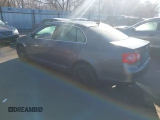 2007 Volkswagen Jetta z VIN 3VWJF71K97M021624, wystawiony jako IAAI lot #41682214 z przebiegiem Nie podano mil oraz . Historia ofert i sprzedaży dostępna na DreamBid. Obrazek 3.