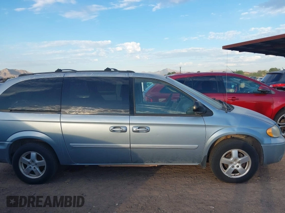 2005 Dodge Caravan SXT with VIN 2D4GP44L55R483006, listed as a IAAI auction lot 42636765 with 307,331 mi miles and . Bid and sale history available at DreamBid. Image 13.