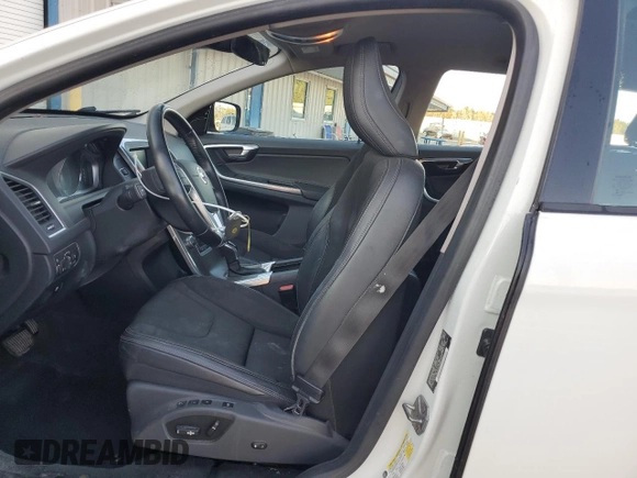 2016 Volvo XC60 T5 Drive-E z VIN YV440MDJ8G2921244, wystawiony jako Copart lot #75293814 z przebiegiem 132 314 mil mil oraz Szkoda całkowita • Salvage title. Historia ofert i sprzedaży dostępna na DreamBid. Obrazek 7.
