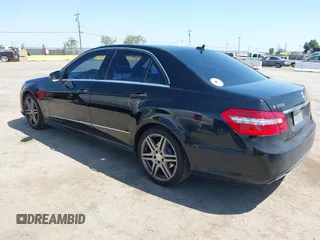2010 Mercedes-Benz E-Class E 350 Luxury with VIN WDDHF5GB0AA072193, listed as a IAAI auction lot 42031041 with 152,969 mi miles. Bid and sale history available at carsss.com. Image 3.