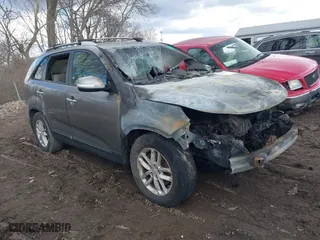 2014 Kia Sorento LX with VIN 5XYKT4A62EG501290, listed as a IAAI auction lot 41674127 with NaN miles. Bid and sale history available at carsss.com. Image 1.