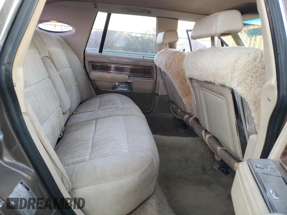 1980 Lincoln Continental with VIN 0Y90G643044, listed as a Copart auction lot 80618964 with 14,372 mi miles and Clean Title. Bid and sale history available at DreamBid. Image 10.