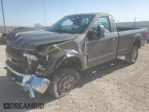 2019 Ford Super Duty F-250 SRW XL with VIN 1FTBF2B63KED10878, listed as a Copart auction lot 52394075 with 61,033 mi miles and Salvage Title. Bid and sale history available at carsss.com. Image 1.