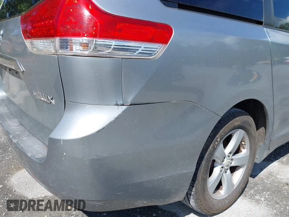 2011 Toyota Sienna LE AAS with VIN 5TDKK3DC2BS175598, listed as a IAAI auction lot 42186153 with 169,267 mi miles. Bid and sale history available at carsss.com. Image 18.