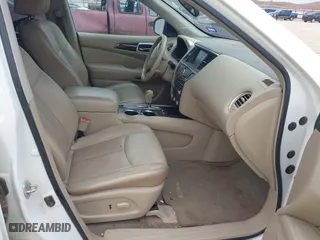 2013 Nissan Pathfinder SL with VIN 5N1AR2MN5DC668453, listed as a IAAI auction lot 41616759 with 188,915 mi miles. Bid and sale history available at carsss.com. Image 5.
