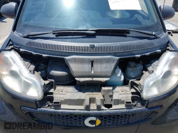 2014 Smart fortwo Pure with VIN WMEEJ3BA1EK752202, listed as a IAAI auction lot 42672207 with 65,736 mi miles and . Bid and sale history available at DreamBid. Image 10.