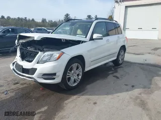 2015 Mercedes-Benz GLK-Class GLK 350 with VIN WDCGG8JBXFG382654, listed as a IAAI auction lot 41540238 with 142,759 mi miles. Bid and sale history available at carsss.com. Image 2.