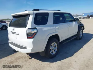 2022 Toyota 4Runner SR5 with VIN JTEEU5JR9N5261301, listed as a IAAI auction lot 41390561 with 36,627 mi miles. Bid and sale history available at carsss.com. Image 4.