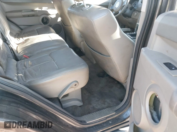2006 Jeep Commander z VIN 1J8HH48N46C179520, wystawiony jako IAAI lot #41648362 z przebiegiem 355 215 mil mil oraz . Historia ofert i sprzedaży dostępna na DreamBid. Obrazek 8.