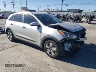2020 Kia Niro LX with VIN KNDCB3LC6L5394187, listed as a Copart auction lot 45943335 with 163,704 mi miles and Salvage Title. Bid and sale history available at carsss.com. Image 4.