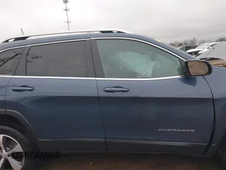 2021 Jeep Cherokee Limited z VIN 1C4PJMDXXMD176174, wystawiony jako IAAI lot #41079125 z przebiegiem Nie podano mil oraz . Historia ofert i sprzedaży dostępna na DreamBid. Obrazek 14.