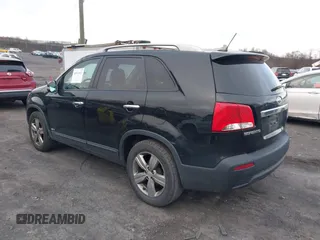 2013 Kia Sorento EX with VIN 5XYKUDA27DG413537, listed as a IAAI auction lot 40991803 with 163,534 mi miles. Bid and sale history available at carsss.com. Image 3.