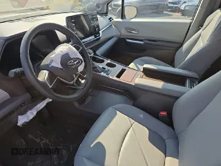 2024 Toyota Sienna XLE with VIN 5TDJSKFC3RS129744, listed as a Copart auction lot 48177895 with 9,224 mi miles and Salvage Title. Bid and sale history available at DreamBid. Image 7.