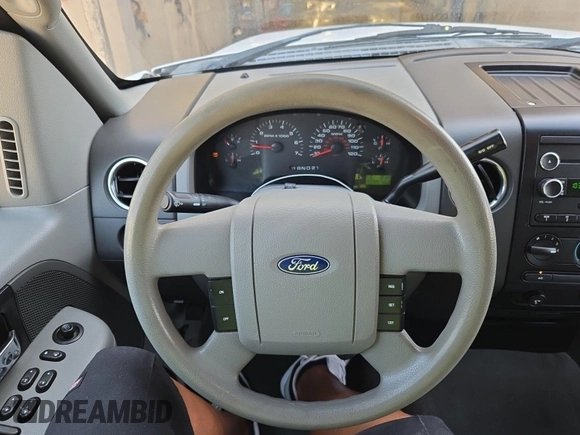 2008 Ford F-150 XLT z VIN 1FTPW14V38FA76863, wystawiony jako IAAI lot #42610373 z przebiegiem 178 671 mil mil oraz . Historia ofert i sprzedaży dostępna na DreamBid. Obrazek 16.