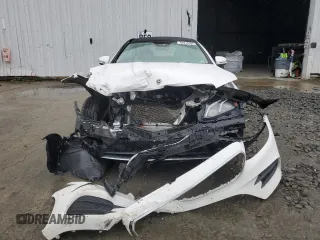 2018 Mercedes-Benz E 400 with VIN WDD1J6GB4JF015911, listed as a Copart auction lot 51815785 with 40,160 mi miles and Salvage Title. Bid and sale history available at DreamBid. Image 5.