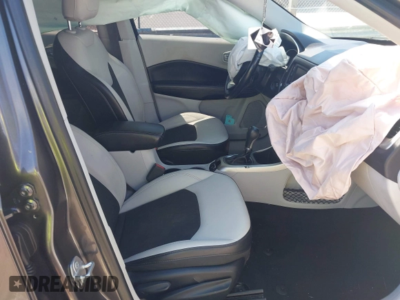 2018 Jeep Compass Altitude with VIN 3C4NJCBB1JT461649, listed as a IAAI auction lot 42206406 with 75,464 mi miles and . Bid and sale history available at DreamBid. Image 5.