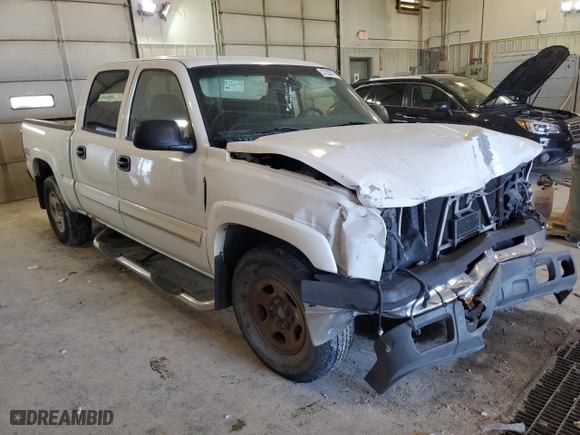 2004 Chevrolet Silverado 1500 Crew Cab LS with VIN 2GCEK13T041419603, listed as a Copart auction lot 57208774 with 179,514 mi miles and Salvage Title. Bid and sale history available at carsss.com. Image 4.