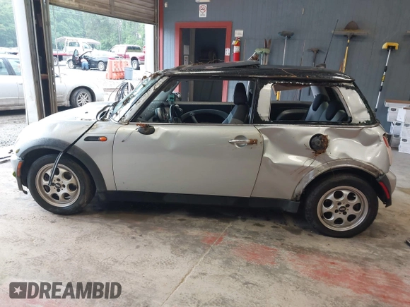 2005 MINI Hardtop с VIN WMWRC33445TJ65289, выставлен на аукционе IAAI как лот 42358377 с пробегом 184 367 миль миль и . История ставок и продаж доступна на DreamBid. Изображение 14.