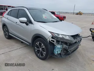 2018 Mitsubishi Eclipse Cross SE z VIN JA4AT5AA2JZ046131, wystawiony jako IAAI lot #41275372 z przebiegiem 98 612 mil mil oraz . Historia ofert i sprzedaży dostępna na DreamBid. Obrazek 1.