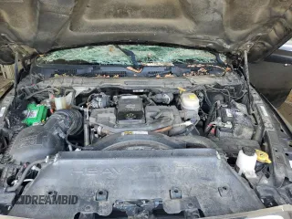 2018 Ram 3500 Laramie z VIN 3C63RRJL0JG320889, wystawiony jako Copart lot #56722505 z przebiegiem 213 976 mil mil oraz Szkoda całkowita • Salvage title. Historia ofert i sprzedaży dostępna na DreamBid. Obrazek 11.