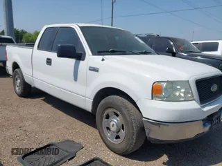 2004 Ford F-150 XL with VIN 1FTPX12584FA28494, listed as a IAAI auction lot 41950900 with Not Provided miles. Bid and sale history available at carsss.com. Image 1.