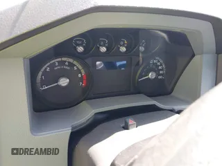 2015 Ford F-250 XLT z VIN 1FT7X2A6XFEB14897, wystawiony jako IAAI lot #42218738 z przebiegiem Nie podano mil oraz . Historia ofert i sprzedaży dostępna na DreamBid. Obrazek 14.