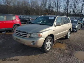 2004 Toyota Highlander with VIN JTEDP21A340025105, listed as a IAAI auction lot 41600732 with 221,239 mi miles. Bid and sale history available at carsss.com. Image 2.