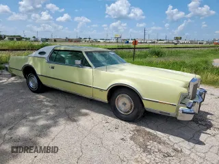 1975 Lincoln Continental z VIN 5Y89A889209, wystawiony jako Copart lot #64262235 z przebiegiem 86 783 mil mil oraz Czysty tytuł • Clean title. Historia ofert i sprzedaży dostępna na DreamBid. Obrazek 4.