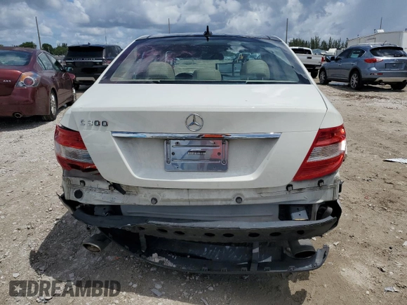 2011 Mercedes-Benz C 300 Sport z VIN WDDGF5EB8BA522981, wystawiony jako Copart lot #62497165 z przebiegiem 108 446 mil mil oraz Szkoda całkowita • Salvage title. Historia ofert i sprzedaży dostępna na DreamBid. Obrazek 6.