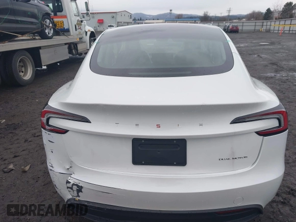 2025 Tesla Model 3 Long Range with VIN 5YJ3E1EB9SF890212, listed as a IAAI auction lot 41671411 with 3 mi miles and . Bid and sale history available at DreamBid. Image 16.