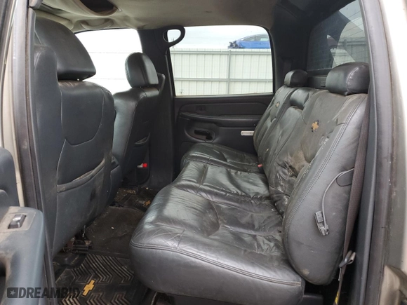 2002 Chevrolet Avalanche with VIN 3GNEK13T92G312366, listed as a Copart auction lot 50880275 with 255,366 mi miles and Salvage Title. Bid and sale history available at carsss.com. Image 10.