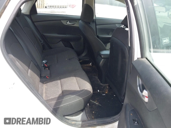2021 Kia Forte FE z VIN 3KPF24AD5ME335331, wystawiony jako IAAI lot #41926109 z przebiegiem 87 354 mil mil oraz . Historia ofert i sprzedaży dostępna na DreamBid. Obrazek 8.