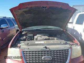 2004 Ford Expedition Special Service with VIN 1FMPU15L84LB03114, listed as a IAAI auction lot 41303228 with 163,463 mi miles. Bid and sale history available at carsss.com. Image 10.