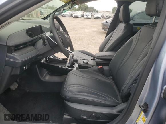 2022 Ford Mustang Mach-E Premium z VIN 3FMTK3SU8NMA43722, wystawiony jako Copart lot #62332945 z przebiegiem 13 559 mil mil oraz Szkoda całkowita • Salvage title. Historia ofert i sprzedaży dostępna na DreamBid. Obrazek 7.