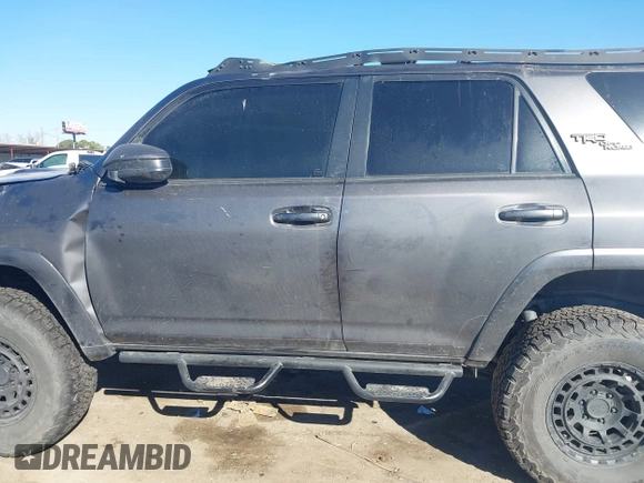 2019 Toyota 4Runner SR5 с VIN JTEBU5JR4K5672331, выставлен на аукционе IAAI как лот 41406698 с пробегом 81 623 миль миль и . История ставок и продаж доступна на DreamBid. Изображение 14.