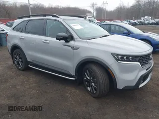2022 Kia Sorento SX z VIN 5XYRKDLF3NG152106, wystawiony jako IAAI lot #41843157 z przebiegiem 27 546 mil mil oraz . Historia ofert i sprzedaży dostępna na DreamBid. Obrazek 1.