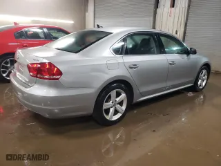 2014 Volkswagen Passat SE w/Sunroof with VIN 1VWBS7A30EC102390, listed as a Copart auction lot 87697425 with 115,354 mi miles and Salvage Title. Bid and sale history available at carsss.com. Image 3.