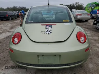 2010 Volkswagen New Beetle Coupe with VIN 3VWPW3AG3AM008387, listed as a Copart auction lot 81334704 with 154,214 mi miles and Salvage Title. Bid and sale history available at carsss.com. Image 6.