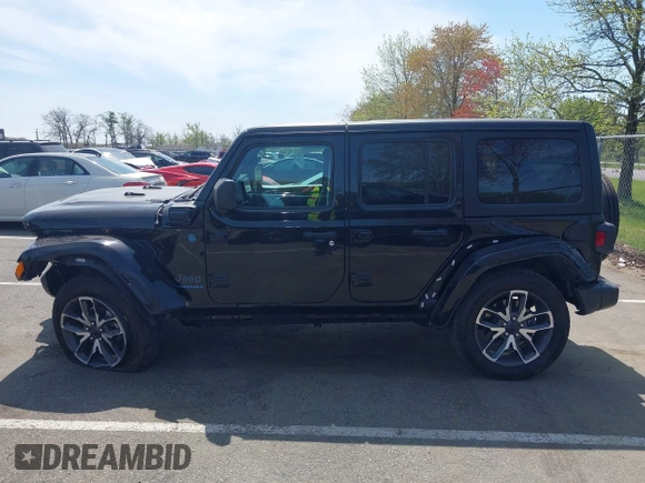 2024 Jeep Wrangler Willys с VIN 1C4RJXN68RW145341, выставлен на аукционе IAAI как лот 42107372 с пробегом 15 101 миль миль и . История ставок и продаж доступна на DreamBid. Изображение 14.