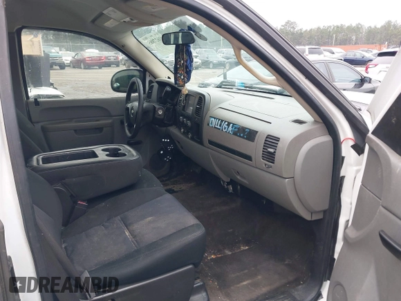 2010 Chevrolet Silverado 1500 with VIN 1GCSCPE09AZ283481, listed as a IAAI auction lot 41627885 with 159,773 mi miles and . Bid and sale history available at DreamBid. Image 5.