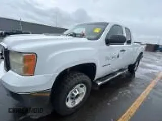 2011 GMC Sierra 2500HD Work Truck z VIN 1GT22ZCGXBZ435266, wystawiony jako IAAI lot #42532692 z przebiegiem 222 069 mil mil oraz . Historia ofert i sprzedaży dostępna na DreamBid. Obrazek 47.