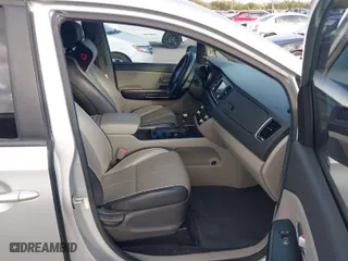 2017 Kia Sedona LX with VIN KNDMB5C10H6265281, listed as a IAAI auction lot 41723985 with 144,958 mi miles. Bid and sale history available at carsss.com. Image 5.