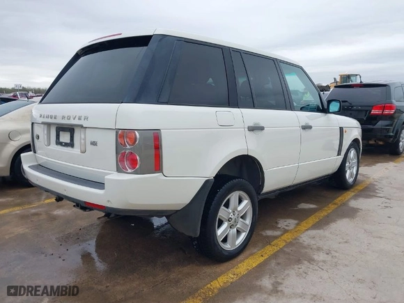 2005 Land Rover Range Rover HSE with VIN SALME11425A188699, listed as a IAAI auction lot 41192698 with 161,020 mi miles. Bid and sale history available at carsss.com. Image 4.