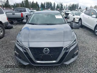 2019 Nissan Altima 2.5 Platinum with VIN 1N4BL4FW5KC194471, listed as a IAAI auction lot 41921471 with 28,313 mi miles. Bid and sale history available at carsss.com. Image 13.