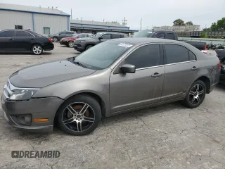 2010 Ford Fusion SE z VIN 3FAHP0HAXAR396165, wystawiony jako Copart lot #53121075 z przebiegiem 193 844 mil mil oraz Szkoda całkowita • Salvage title. Historia ofert i sprzedaży dostępna na DreamBid. Obrazek 1.