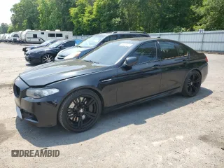 2013 BMW M5 z VIN WBSFV9C55DD095833, wystawiony jako Copart lot #59018525 z przebiegiem Nie podano mil oraz Szkoda całkowita • Salvage title. Historia ofert i sprzedaży dostępna na DreamBid. Obrazek 1.