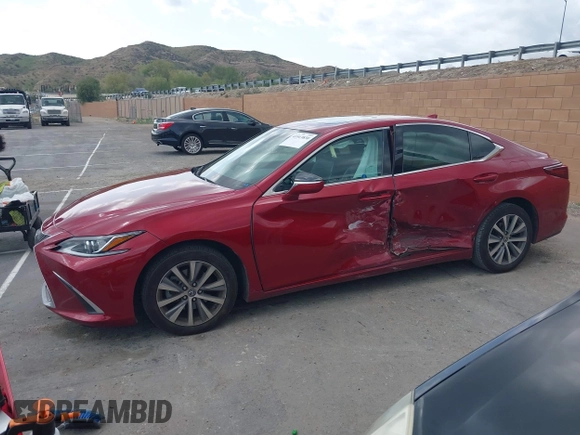 2019 Lexus ES with VIN 58ABZ1B15KU023025, listed as a IAAI auction lot 41913830 with 49,694 mi miles. Bid and sale history available at carsss.com. Image 14.
