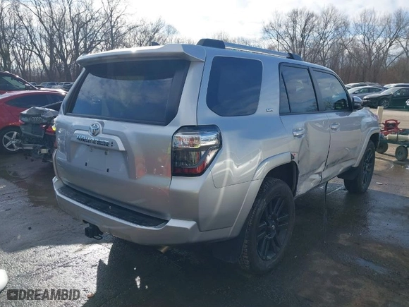 2020 Toyota 4Runner SR5 with VIN JTEBU5JR5L5767417, listed as a IAAI auction lot 41665935 with 57,297 mi miles. Bid and sale history available at carsss.com. Image 4.